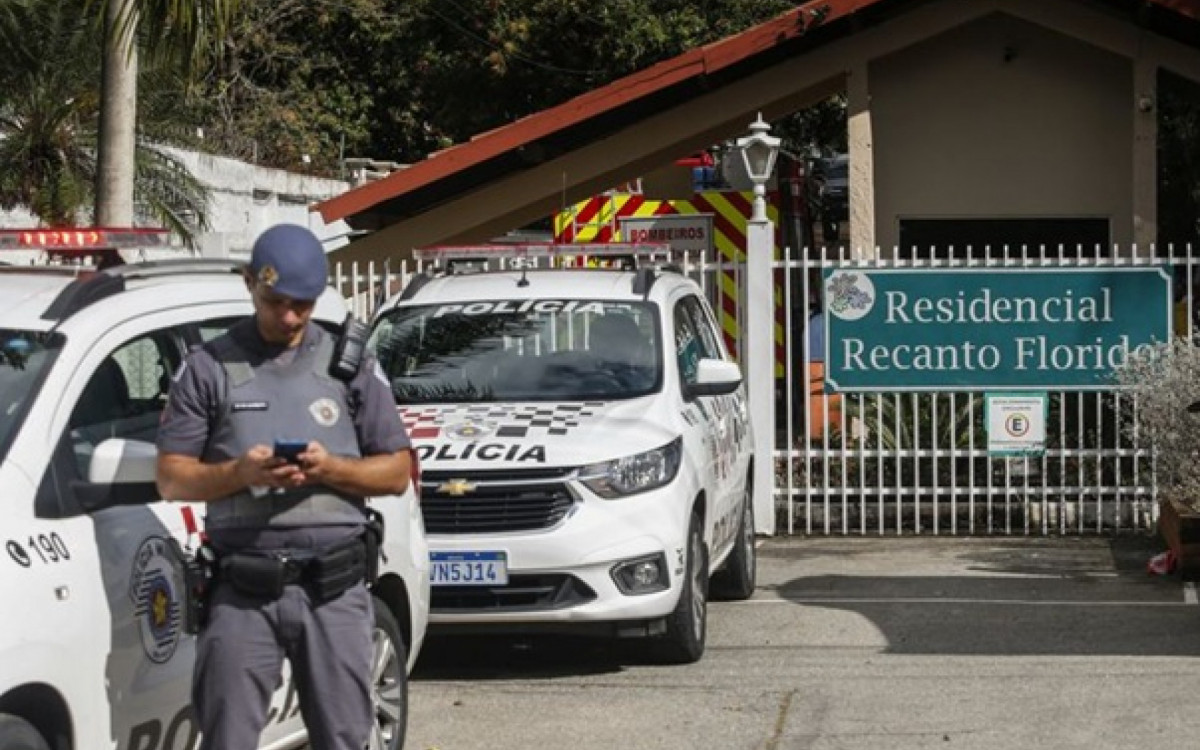 Movimentação perto do local do acidente que envolveu o avião da Voepass Linhas Aéreas em Vinhedo