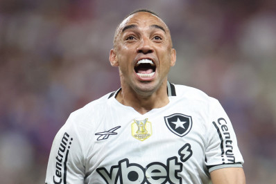 Marçal exalta companheiros e cita ímpeto do Botafogo por placar elástico: 'Respeito'