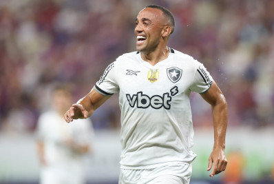 No reencontro com Renato Paiva, Botafogo goleia o Fortaleza com dois gols de Marçal