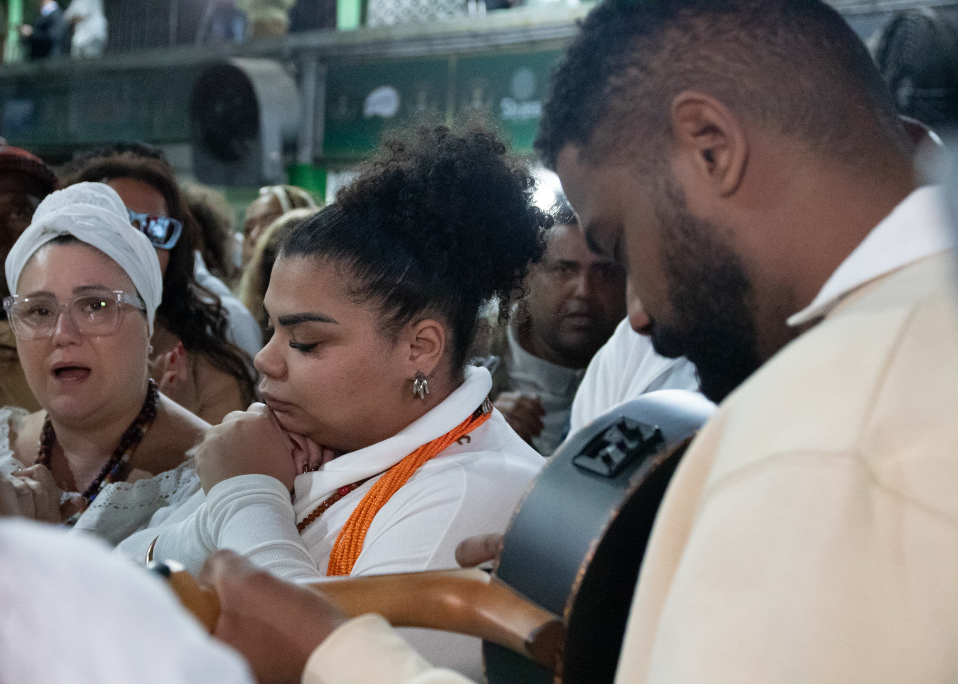 Familiares de Arlindo Cruz participam de roda de samba em cerimônia de despedida - Érica Martin / Agência O Dia