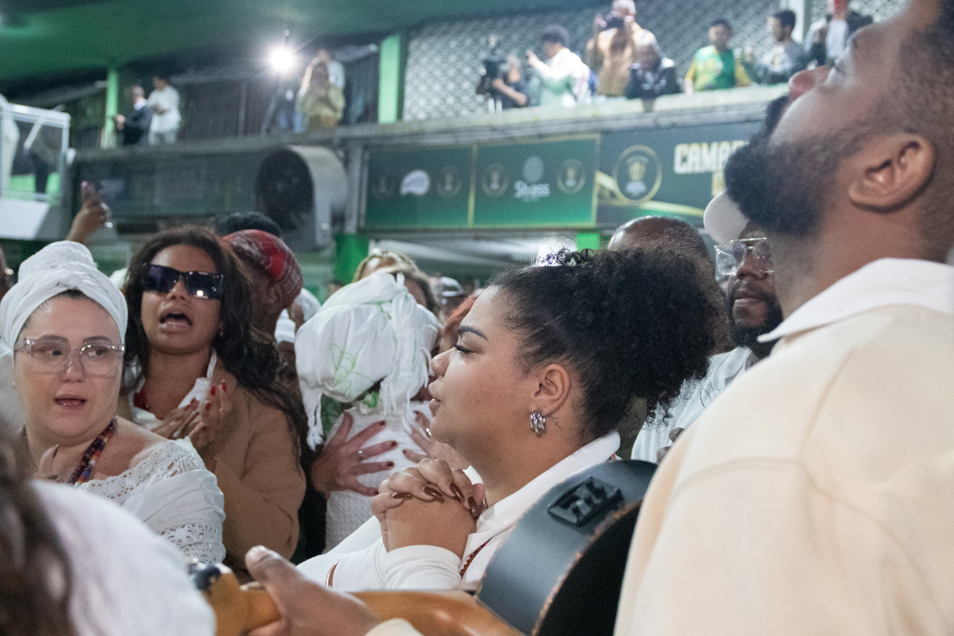 Quadra do Império Serrano, em Madureira, ficou lotada para despedida de Arlindo Cruz - Érica Martin / Agência O Dia