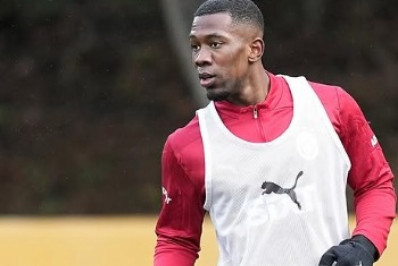 Russos avançam por zagueiro, e Vasco terá acelerar para não perder colombiano