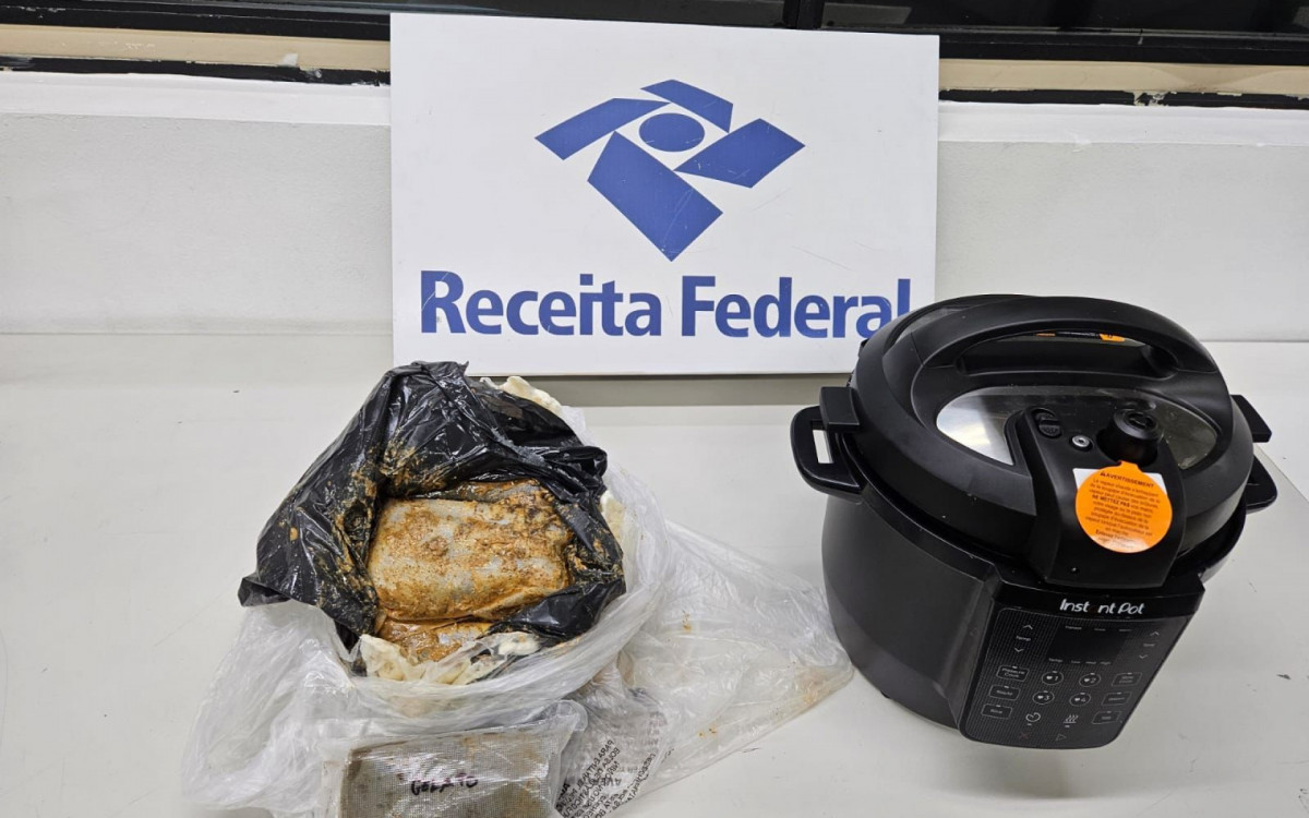 Agentes da Receita Federal usaram equipamentos de raio-x para localizar a droga