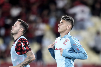 Sem Arrascaeta, Filipe Luís avalia chance para Carrascal na Libertadores