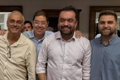 Wladimir debate o futuro da região e articula retomada de obras