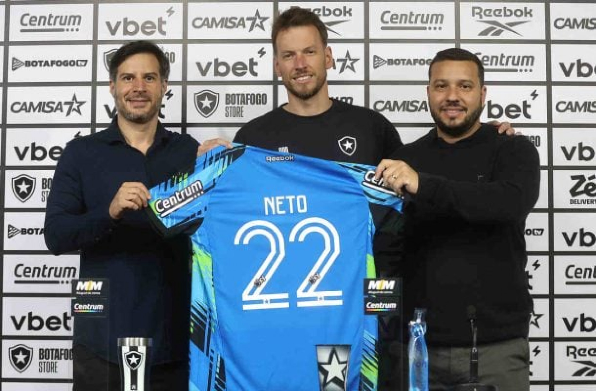 Ap&oacute;s 15 anos na Europa, Neto, do Botafogo, espera ‘reaprender’ o futebol brasileiro
