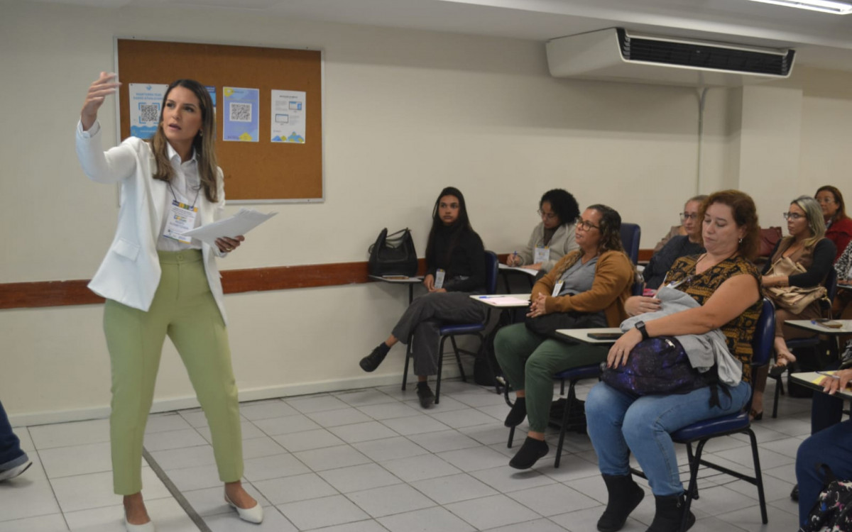 Professores da rede municipal de Meriti participaram de dinâmicas de grupo e atividades especiais