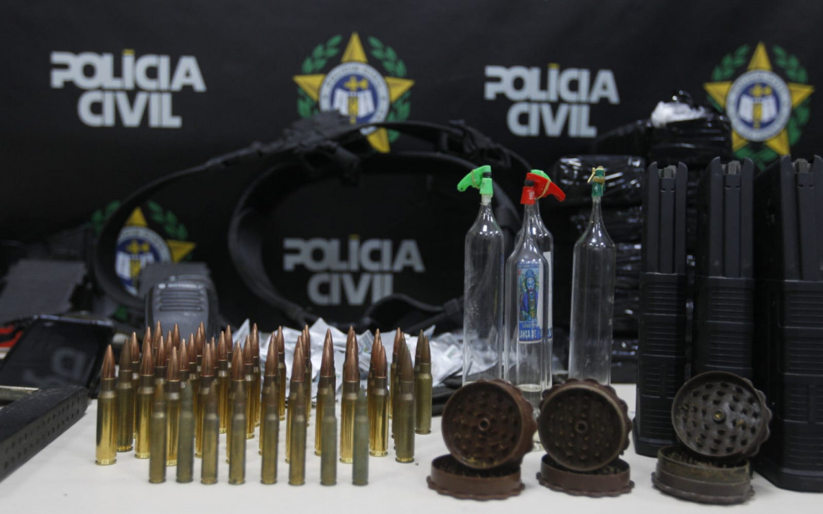 Material apreendido durante opera&ccedil;&atilde;o contra roubo de ve&iacute;culos na Zona Norte