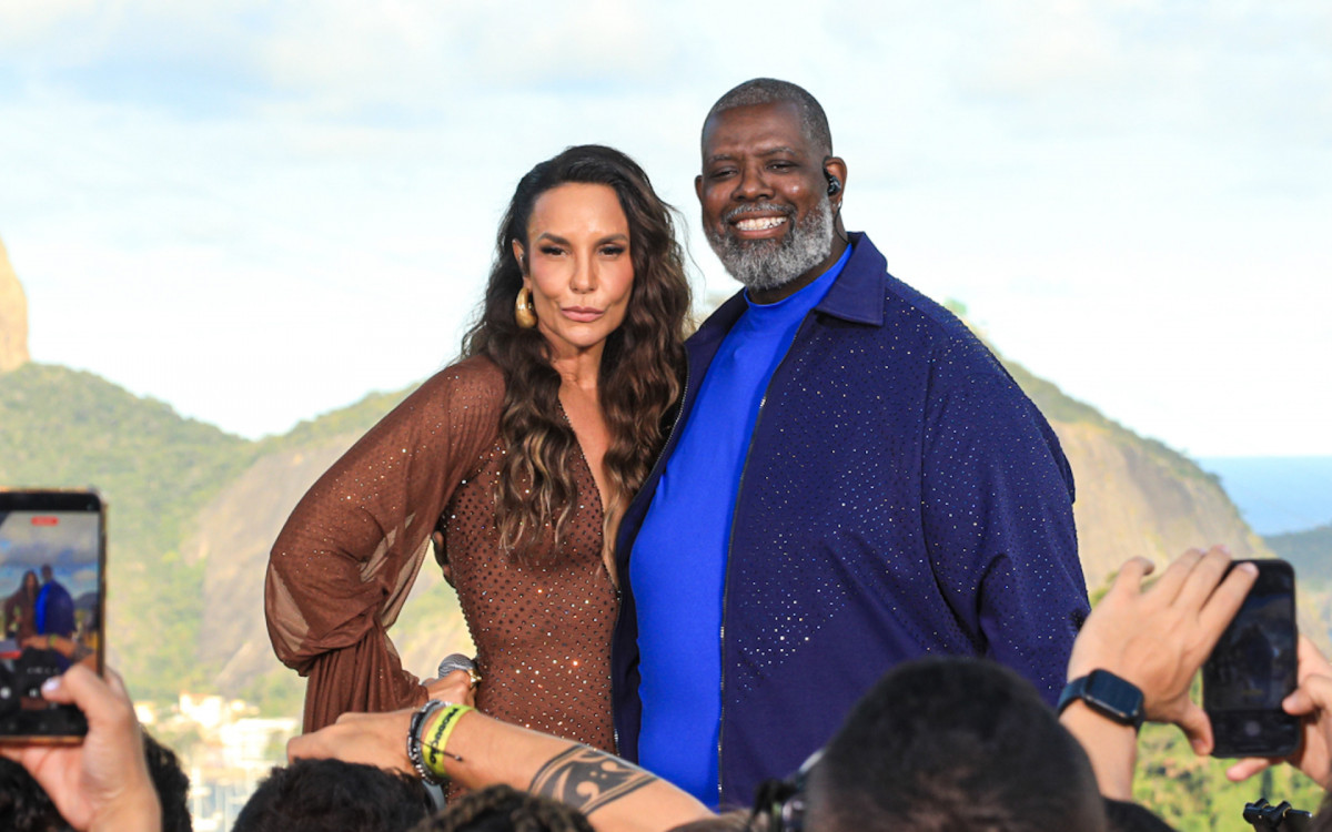 Ivete Sangalo e Péricles na gravação do audiovisual de samba da cantora 