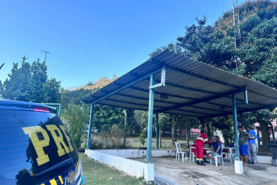 PRF realiza ação de saúde para motoristas na BR-040