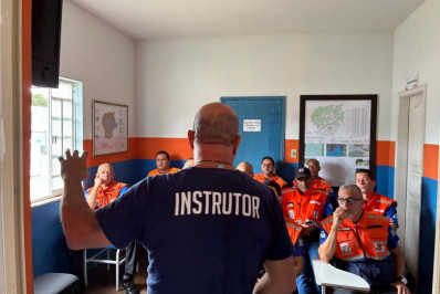 Defesa Civil de Rio das Ostras capacita agentes em operação de motosserra para socorros mais seguros