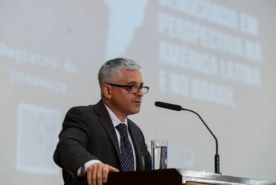 Brasil defendeu democracia melhor que EUA, diz professor de Harvard