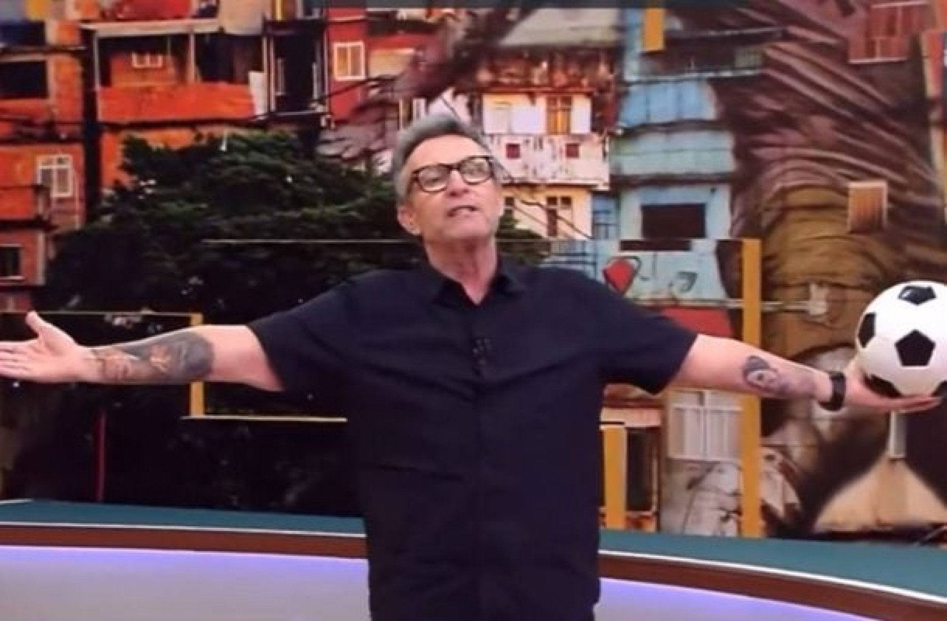 Neto mostra carinho por jogador do Corinthians, mas cutuca: ‘Se acha craque’