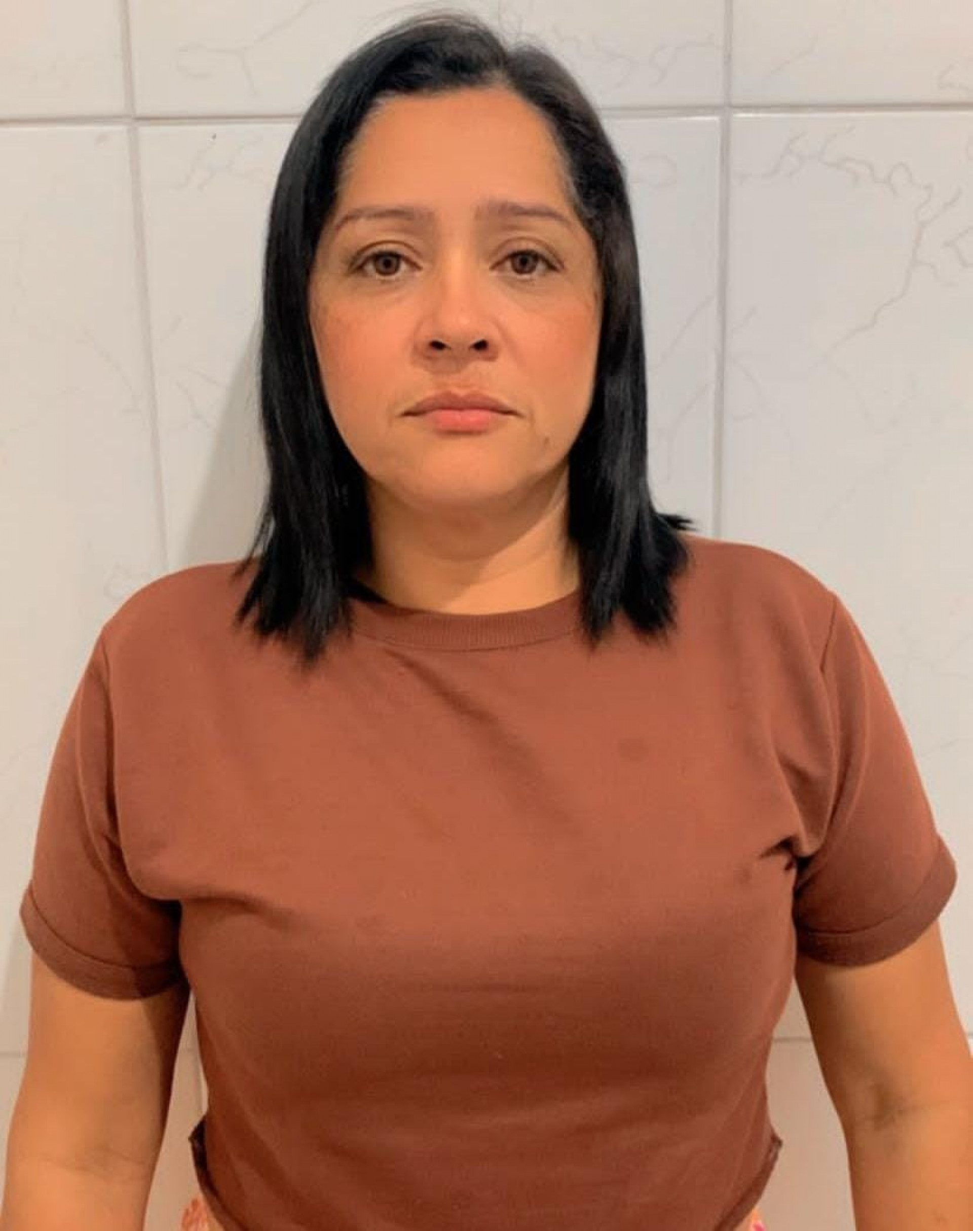 Solange diz ter sido explorada, e chegou a trabalhar 15 horas por dia