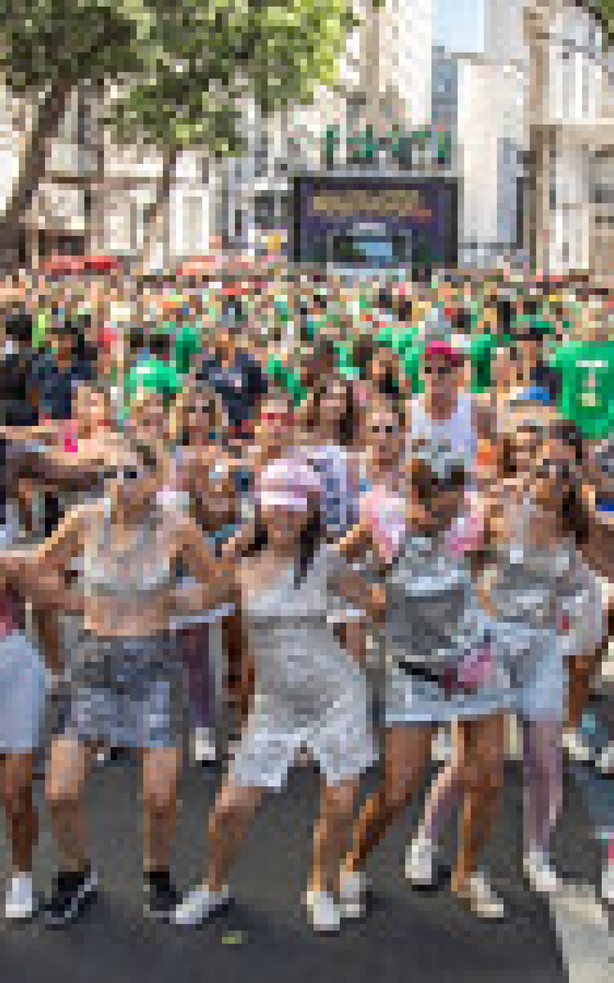Desfile do Monobloco no carnaval de rua de 2025 - Divulga&ccedil;&atilde;o