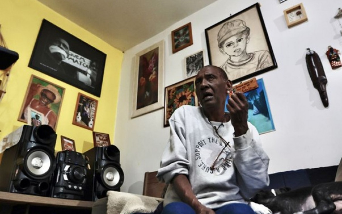 Zilda Maria de Jesus na casa onde vivia com o filho Fernando