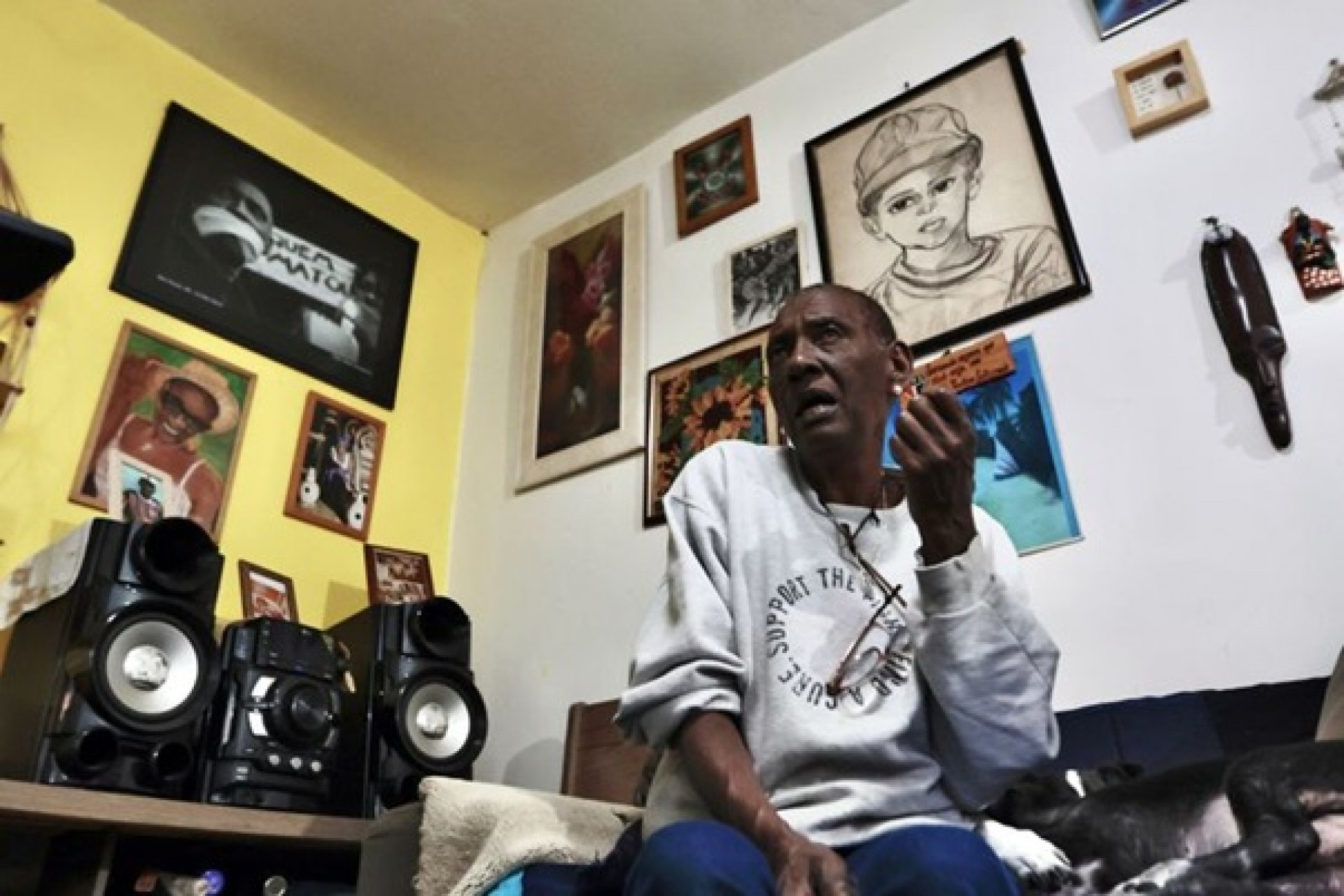 Zilda Maria de Jesus na casa onde vivia com o filho Fernando - Paulo Pinto/Ag&ecirc;ncia Brasil