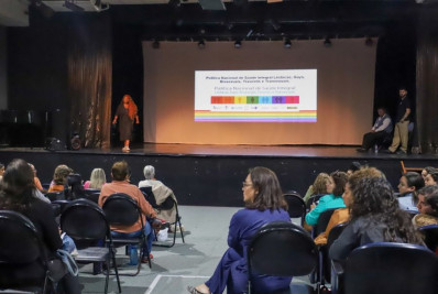 Rio das Ostras capacita profissionais de saúde para atendimento inclusivo à população LGBTQIAPN+