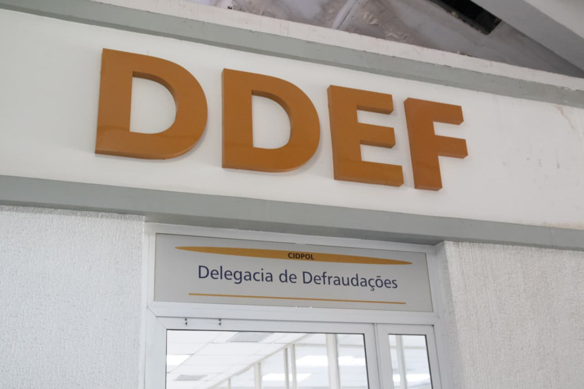 Operação foi realizada pela Delegacia de Defraudações (DDEF) - Érica Martin/Agência O Dia