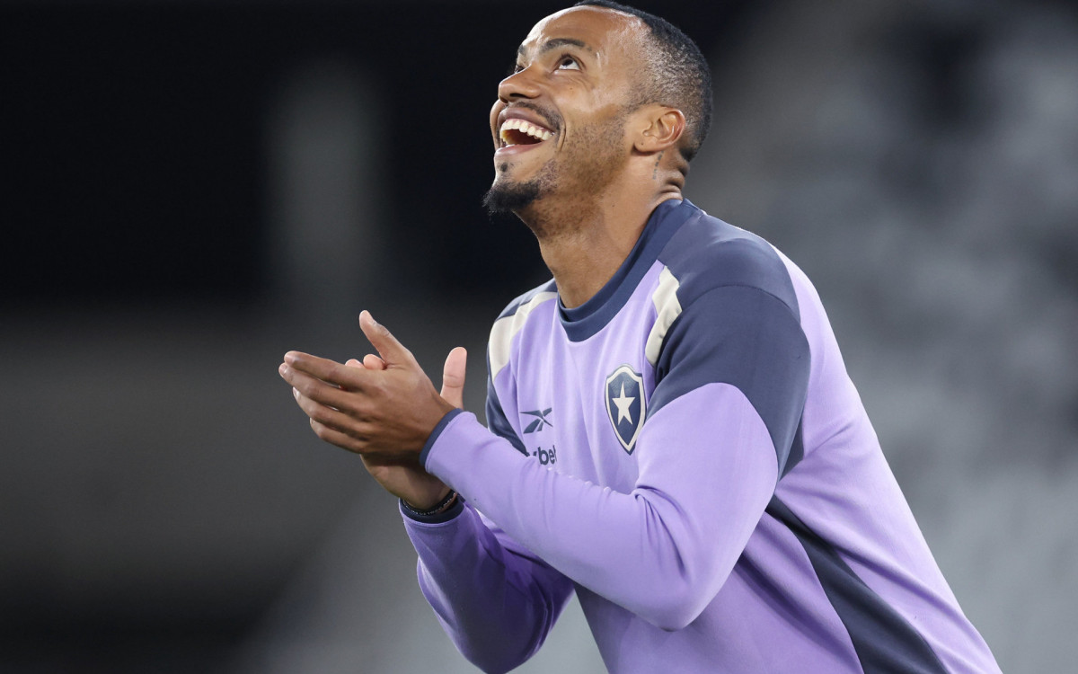 Botafogo negocia renovação de contrato com dois titulares