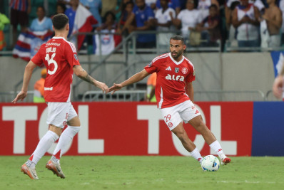 Volante avalia três jogos seguidos entre Inter e Flamengo e admite: 'É bem estranho'