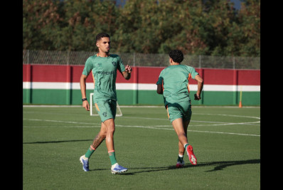 Isaque e Riquelme retomam treinos no Fluminense após passagem pela Seleção sub-20