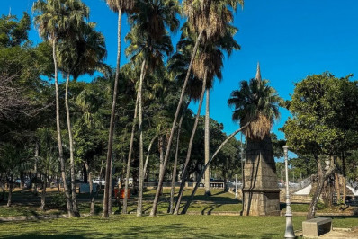 Passeio Público recebe roda de samba em meio a projetos de revitalização