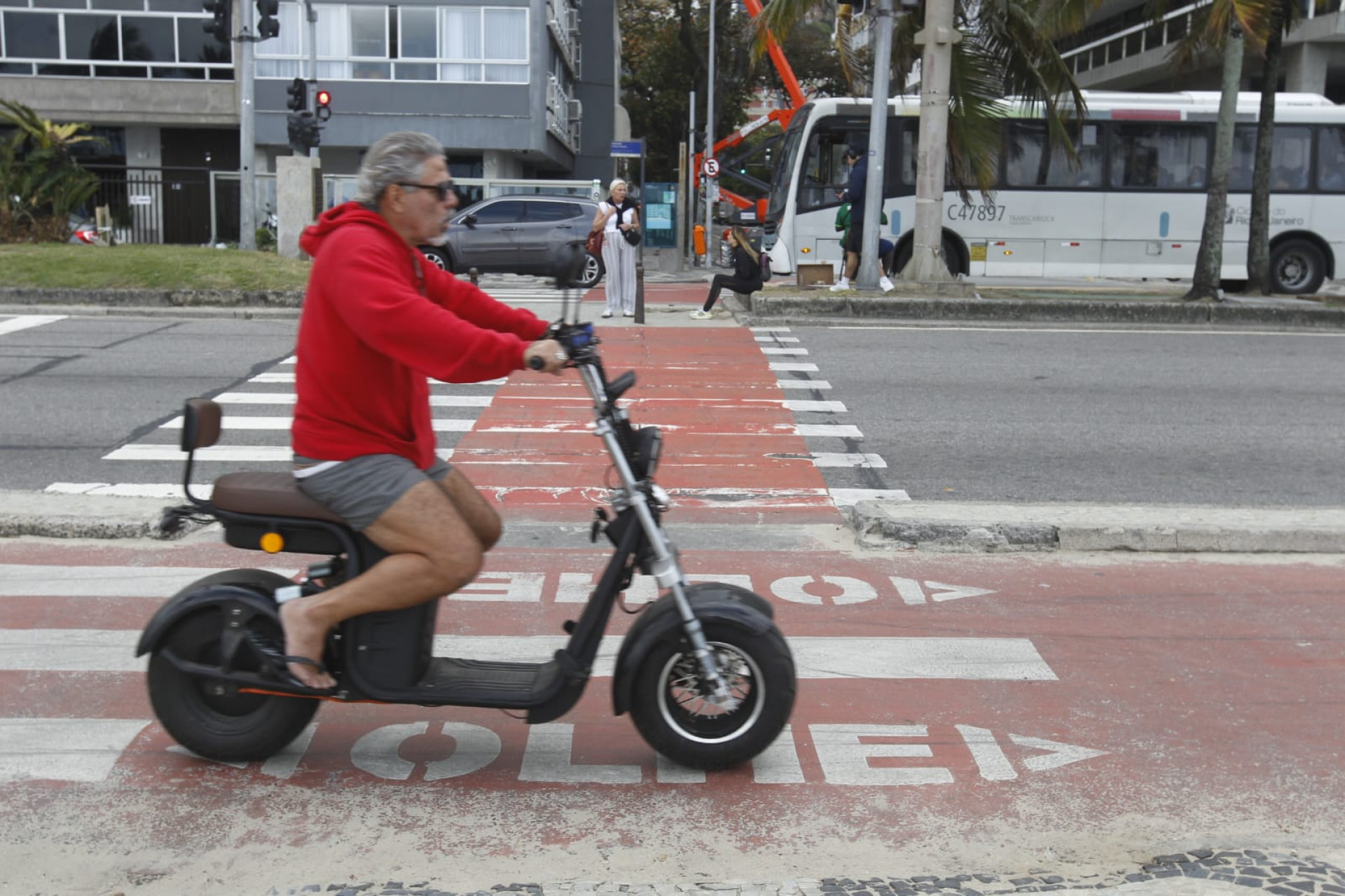 Grande movimentação de bicicletas na Praça General Osório, orla da Praia de Ipanema - Reginaldo Pimenta/Agência O DIA