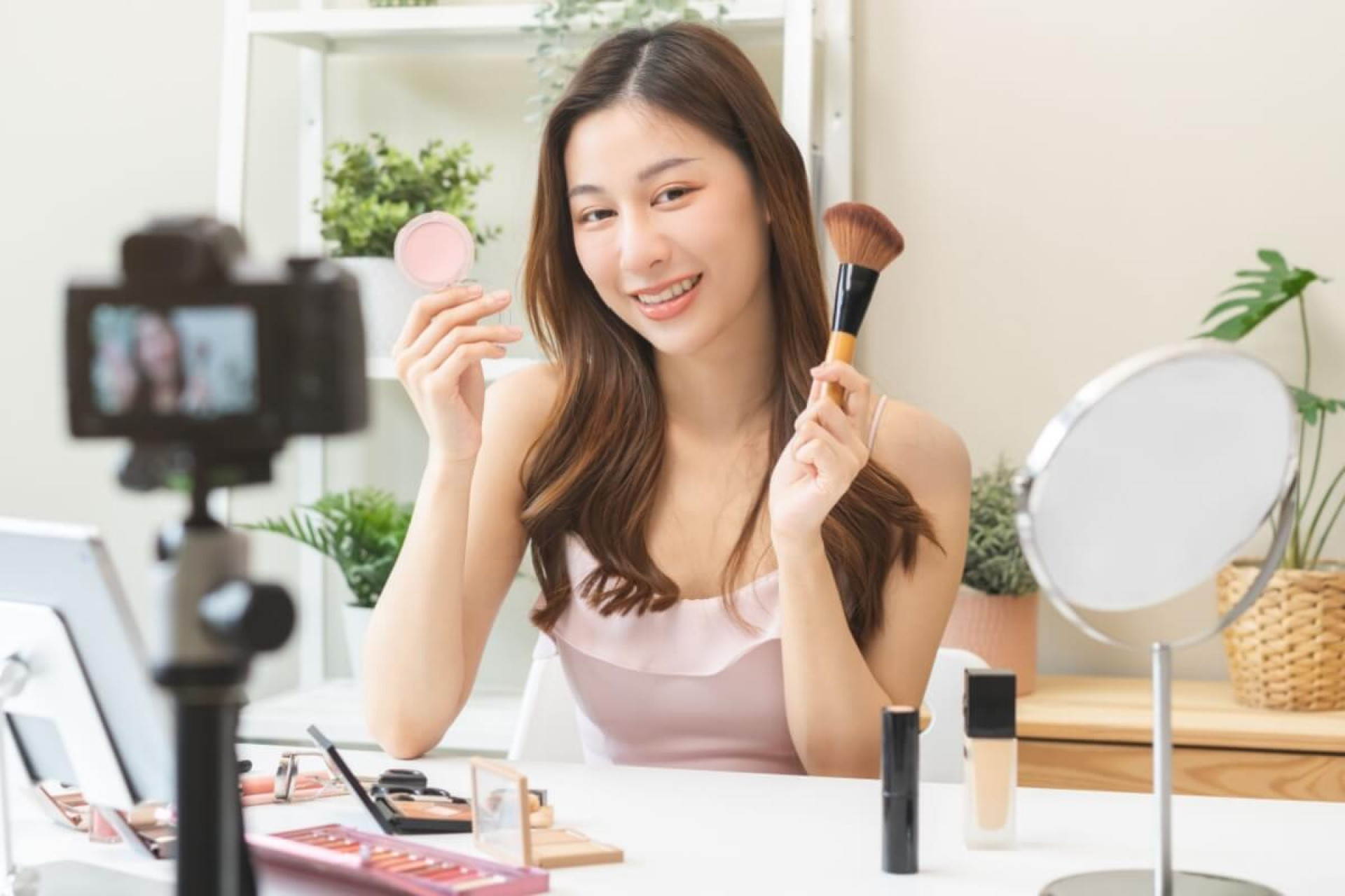 Os acess&oacute;rios certos fazem grande diferen&ccedil;a nos conte&uacute;dos de beleza (Imagem: Kmpzzz | Shutterstock)