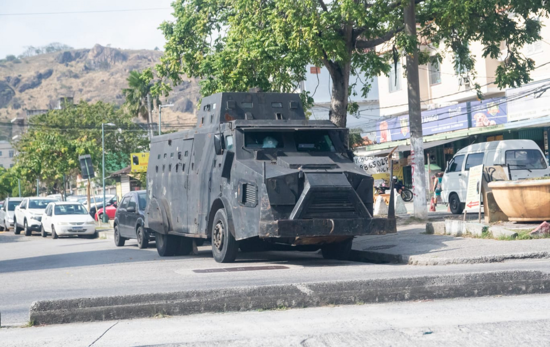 PM atua no Conjunto Ipase, em Vila Kosmos, na zona Norte - Érica Martin / Agência O Dia