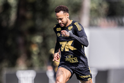 Neymar promoveu churrasco para 80 pessoas que trabalham em CT do Santos