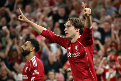 Liverpool leva susto, mas vence o Bournemouth na abertura do Inglês