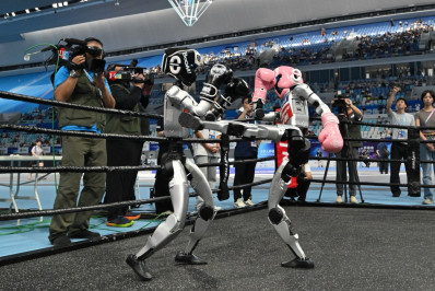 China organiza os primeiros Jogos Mundiais de Robôs Humanoides