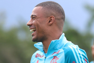 Royal sofre estiramento, e De La Cruz volta a ser opção no Flamengo