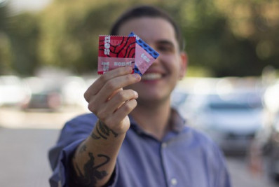 Camisinhas texturizadas e finas passam a ser oferecidas de forma gratuita pelo SUS