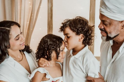 Carlinhos Brown faz declaração no aniversário da mulher: 'Ilumina nossa vida'