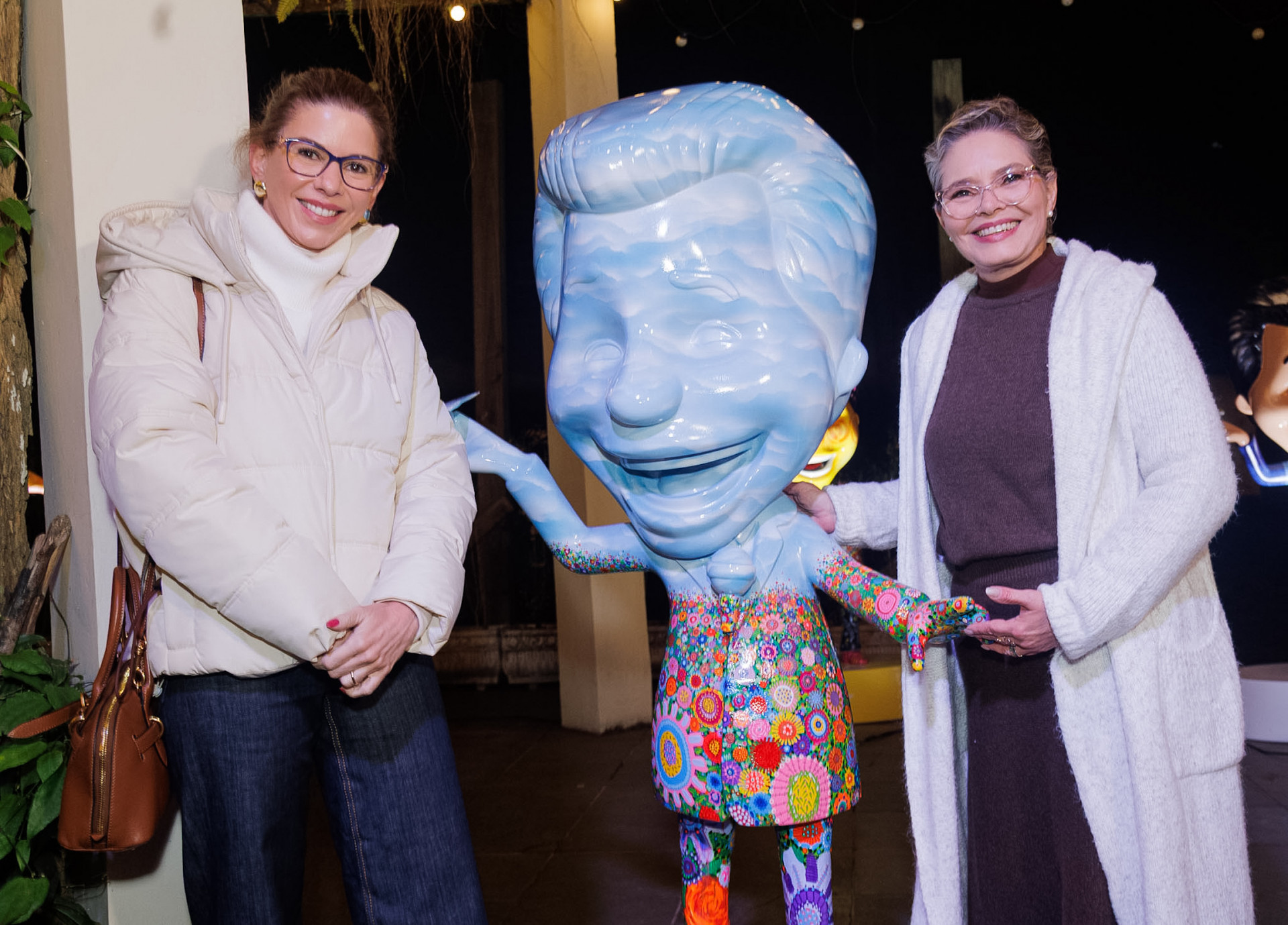 Daniela Abravanel Beyruti e Cintia Abravanel prestigiam exposição em homenagem ao pai, Silvio Santos - Clayton Felizardo / Brazil News