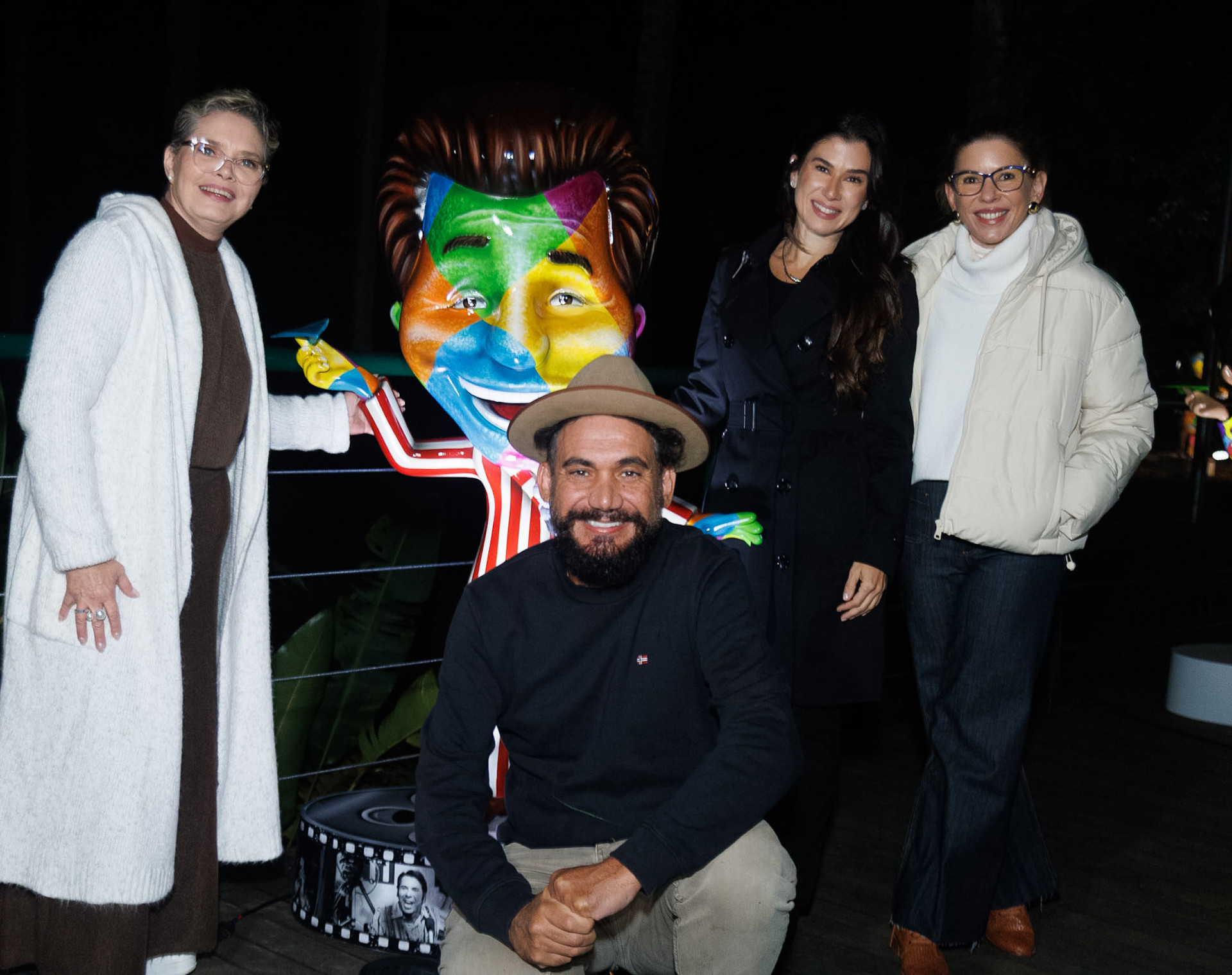 Cintia Abravanel, Renata Abravanel, Daniela Abravanel Beyruti e Eduardo Kobra - Clayton Felizardo / Brazil News