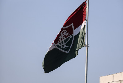 Fluminense distribui cerca de 400 brinquedos para moradores da Cidade de Deus