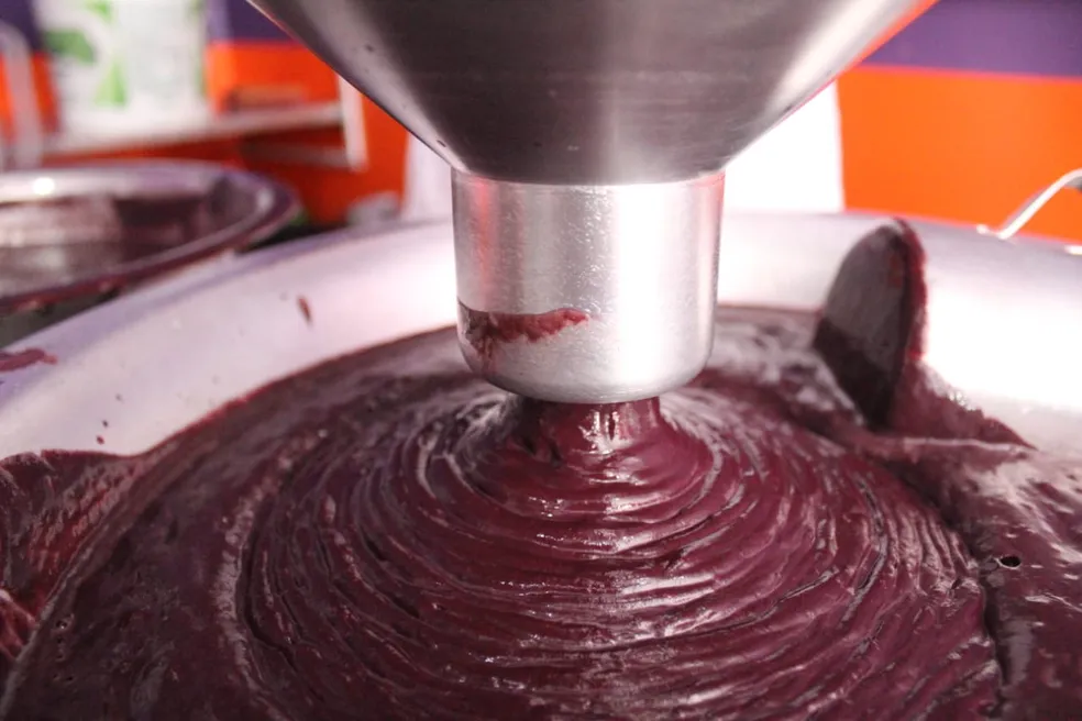 Após críticas, COP30 libera açaí e tucupi no cardápio oficial de evento em Belém