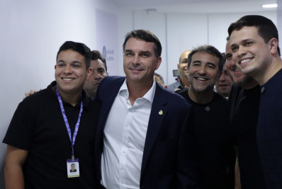 Mesquita reinaugura Clínica da Família e Policlínica São José