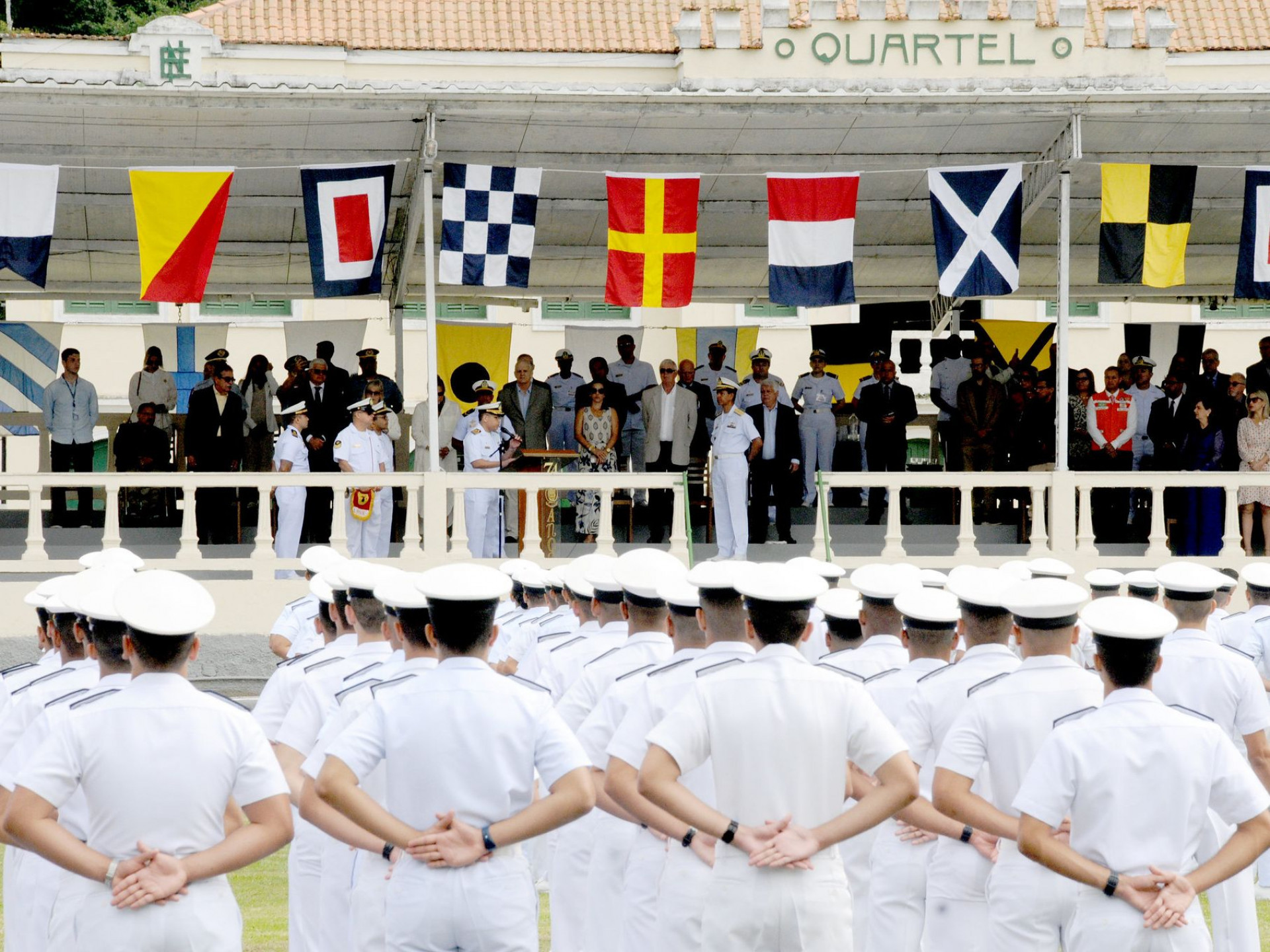 Autoridades civis e militares em comemora&ccedil;&atilde;o ao anivers&aacute;rio do Col&eacute;gio Naval - Divulga&ccedil;&atilde;o/PMAR