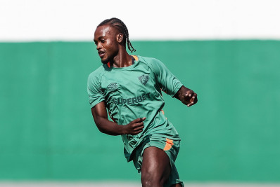 Moreno faz primeiro treino com elenco do Fluminense e tem previsão de estreia
