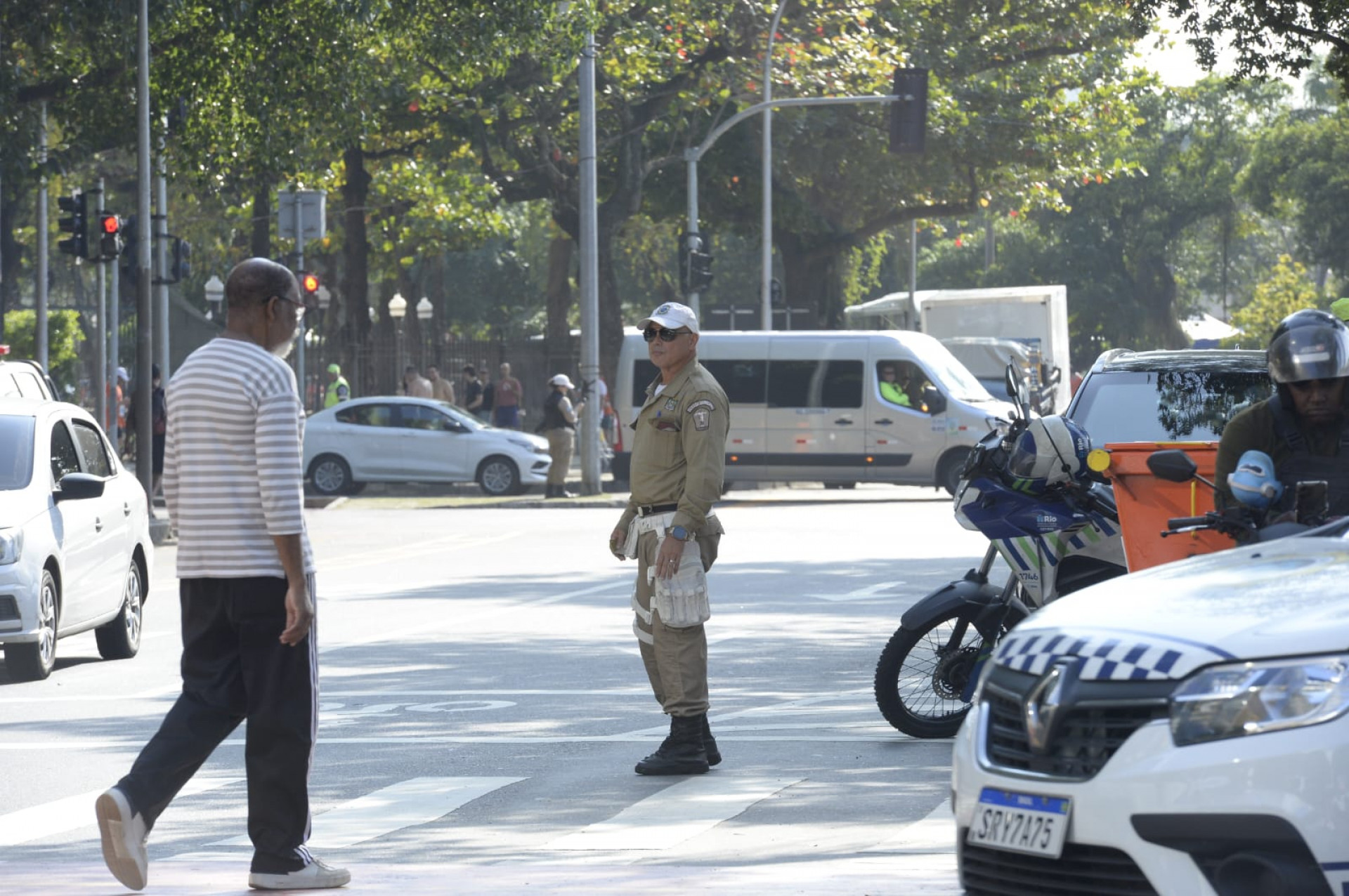Prefeitura do Rio realizou grande operação de ordenamento na Feira da Glória neste domingo (17) - Divulgação/Seop