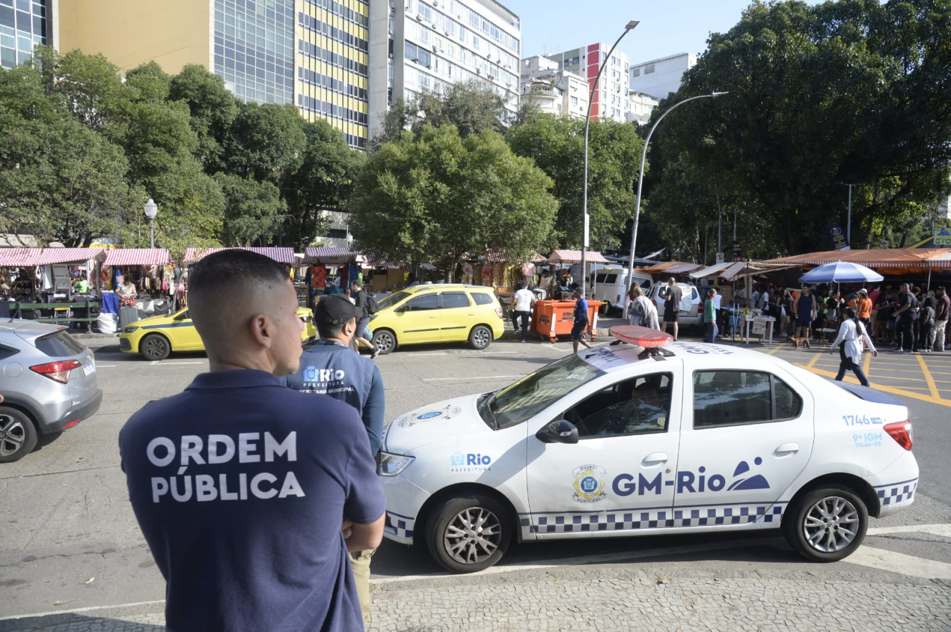 Prefeitura do Rio realizou grande operação de ordenamento na Feira da Glória neste domingo (17) - Divulgação/Seop