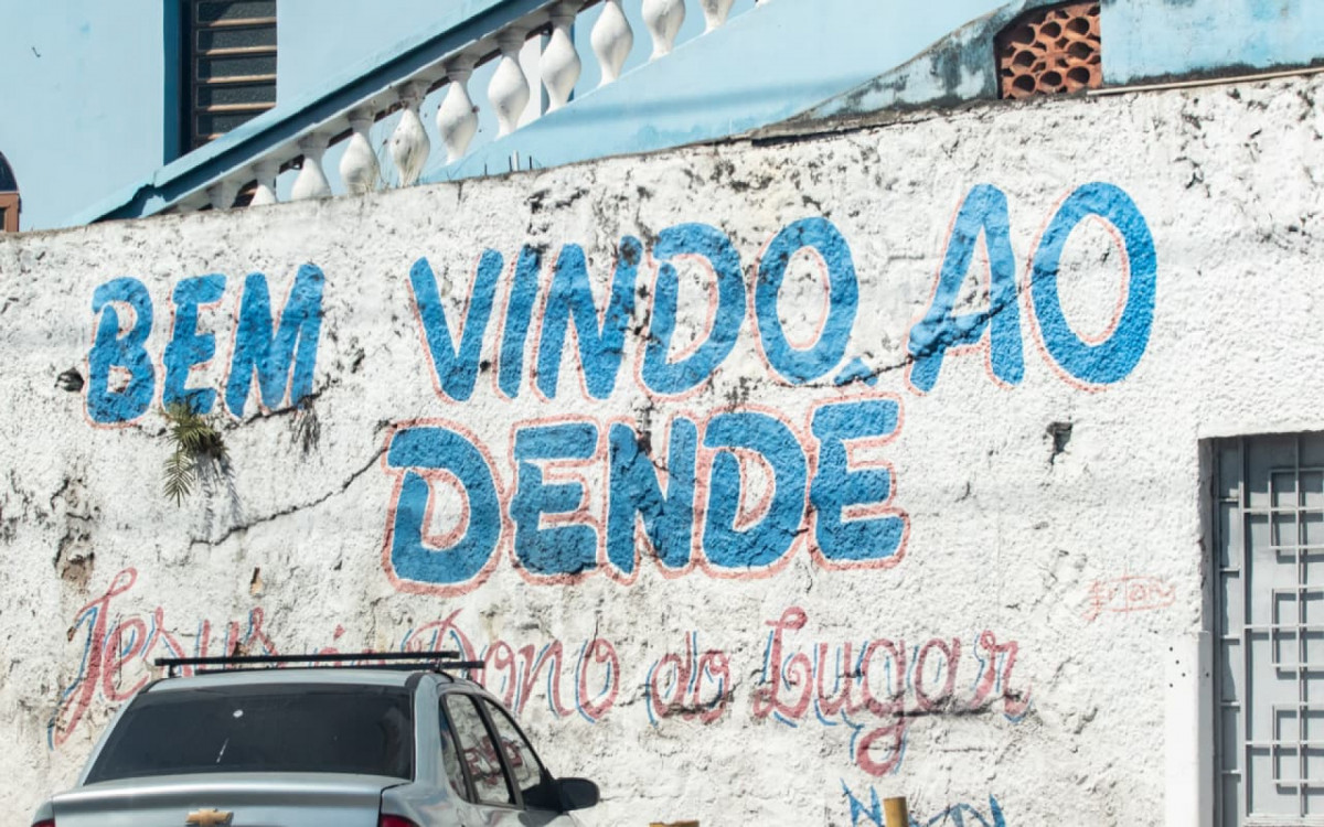 Criminosos queimaram ônibus devido a operação no Morro do Dendê