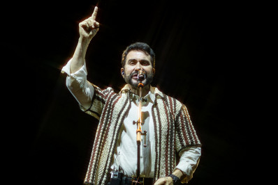 Padre Fábio de Melo e Tiee encerram a Festa da Padroeira de Maricá 2025