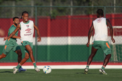 Keno treina no Fluminense e não deve ser problema para a Sul-Americana