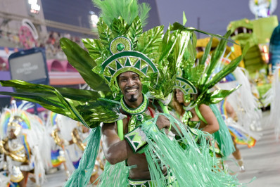 Império Serrano anuncia passista como novo 'muso da comunidade'