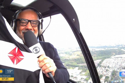 Repórter da Globo entra ao vivo com camisa do Vasco: 'Peixinho frito'